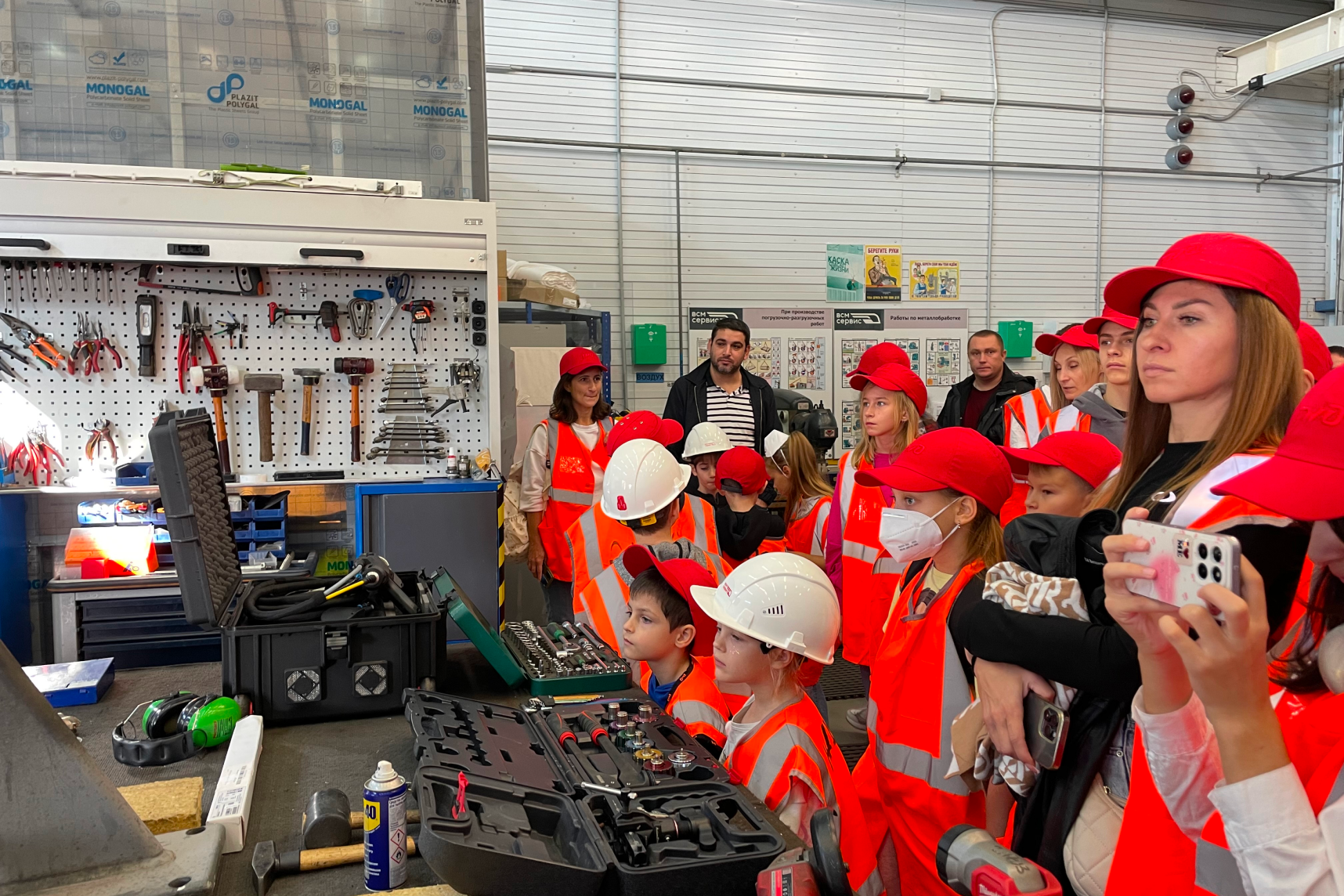 В депо «Адлер» ВСМ-Сервис стартовал цикл осенних экскурсий  для детей сотрудников