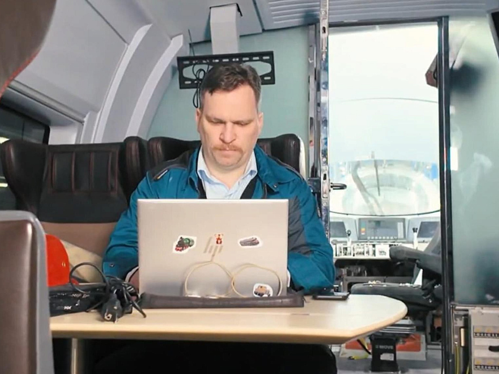 1Специалисты ВСМ-Сервис на испытаниях бортовой системы безопасности для поезда ВСМ 